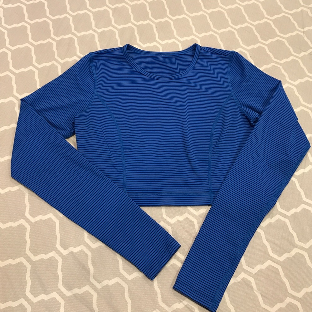 Lululemon Size 6 Luon Long Sleeve Crop Top