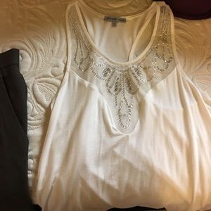 White dressy tank 🌸