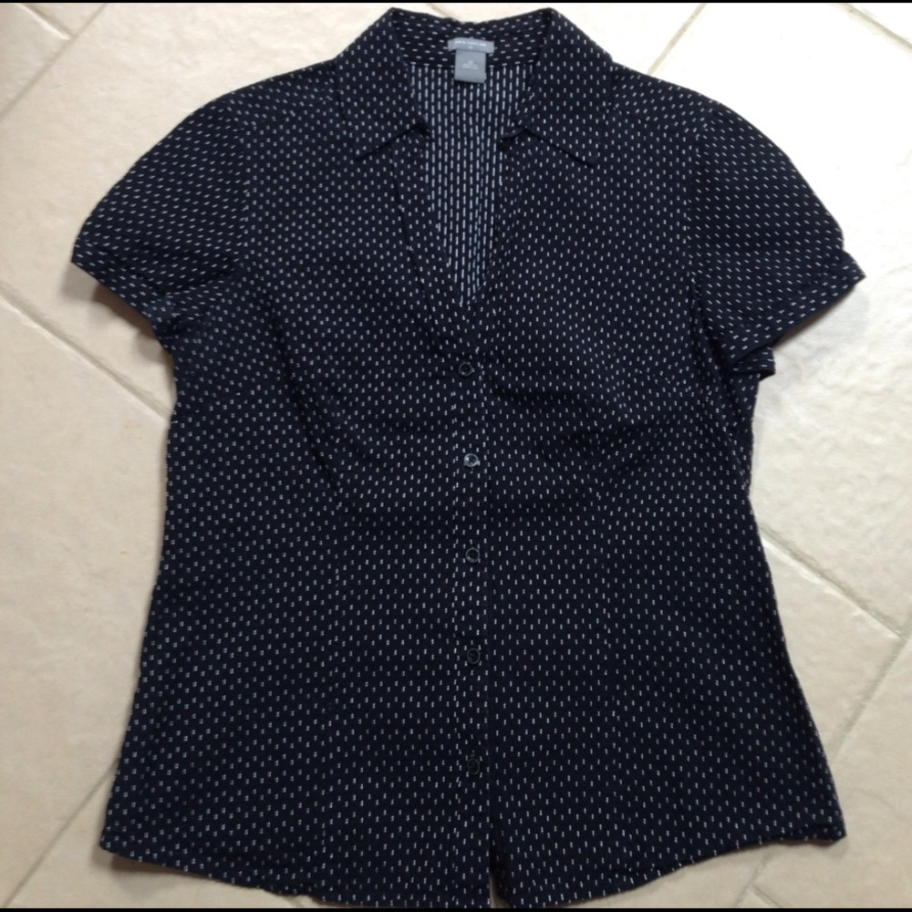 Ann Taylor button down blouse. Short sleeves sz 12