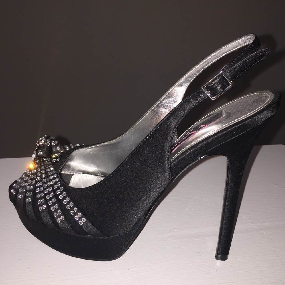 NEVER WORN! Nina Satin/Rhinestones Dress Heels