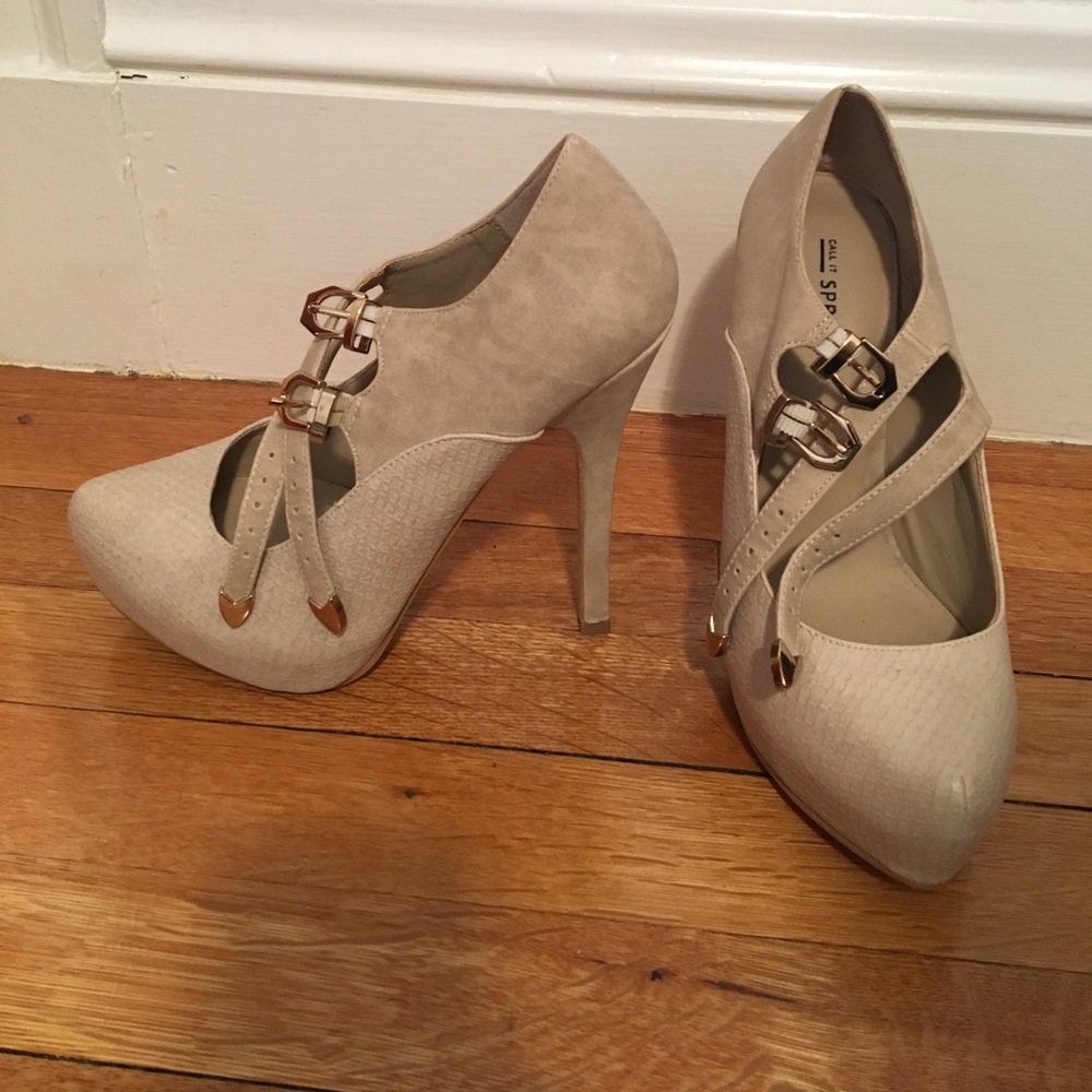Beige heels