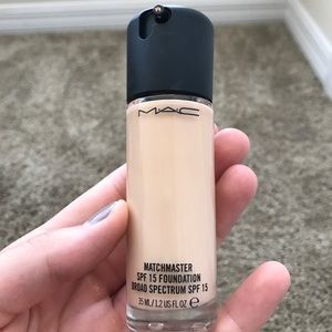 1 HR FLASH SALE! Mac Matchmaster Liquid Foundation