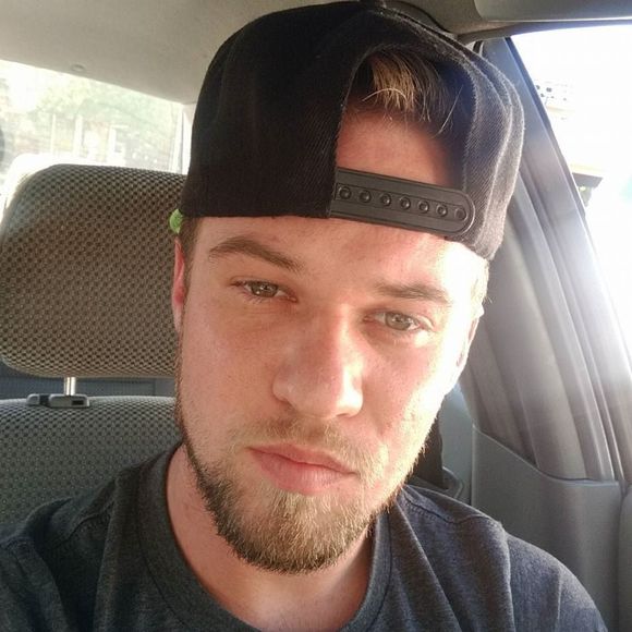 Meet your Posher, Hunter - Picture 1 of 1