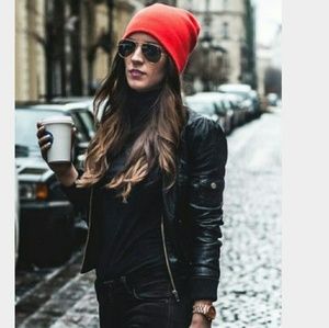 Meet your Posher, Abril