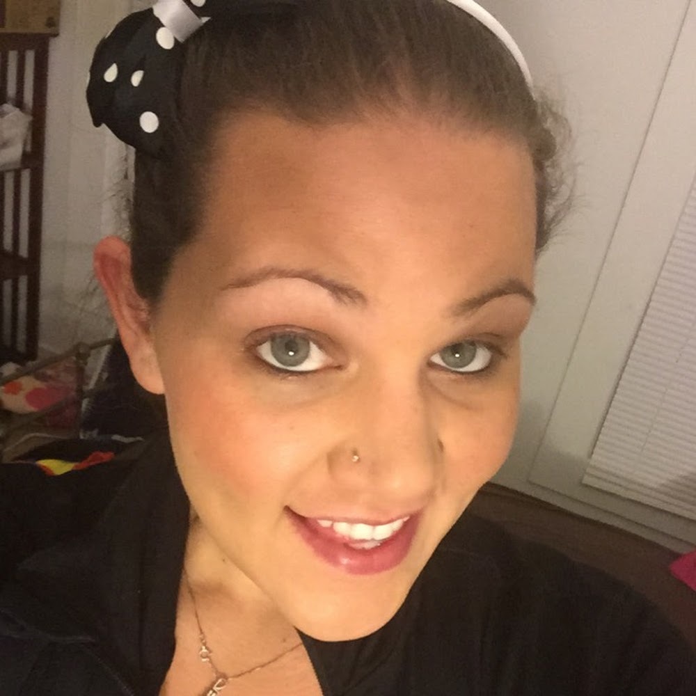Meet your Posher, Cassandra