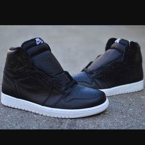 Cyber Monday retro 1's