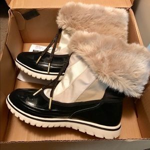 Sorel snow boots only worn once!