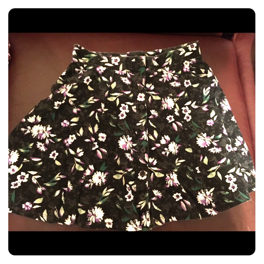American Eagle Floral Skirt