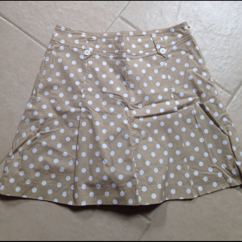 Last week on posh Adorable khaki polka dot skort.