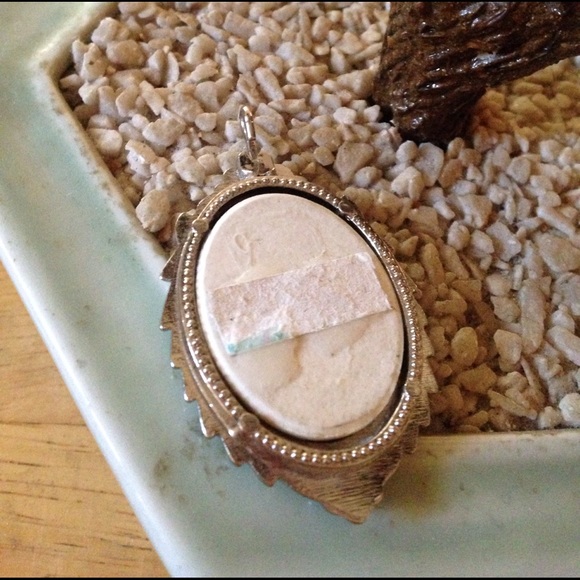 Vintage porcelain flower pendent - Picture 2 of 3