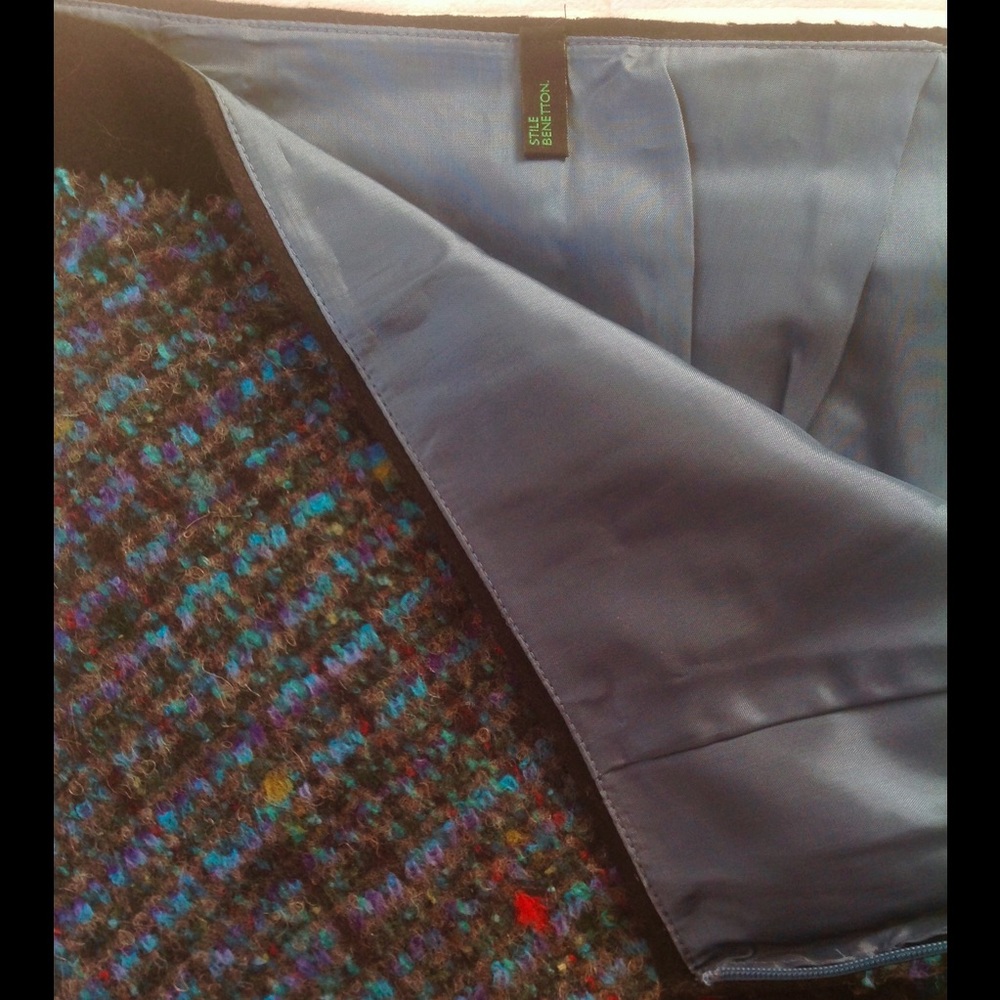 Colorful Tweed Mini from Rome - Picture 2 of 4