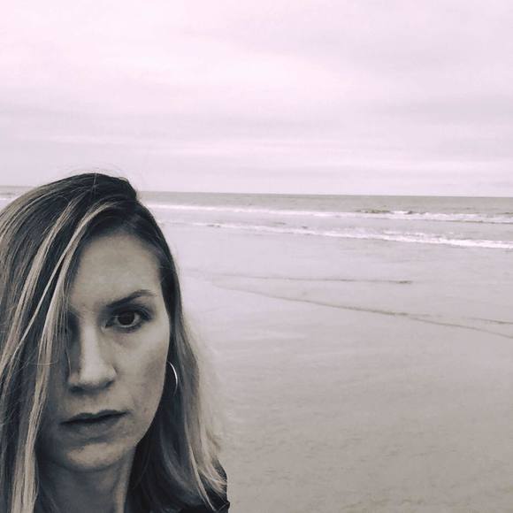 Meet your Posher, Elisabeth - Picture 1 of 1