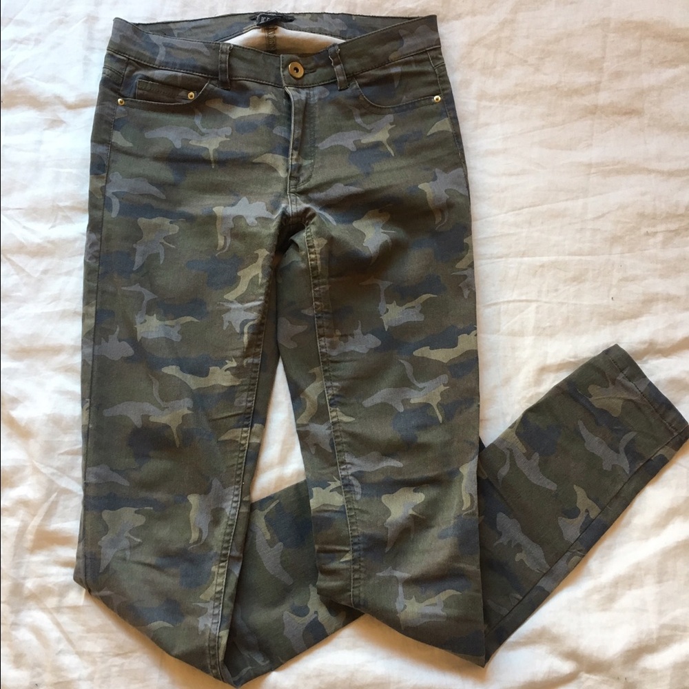 H&M Camo Pants (fits 0/2)