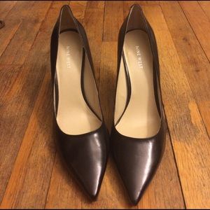 Classic Leather Pumps