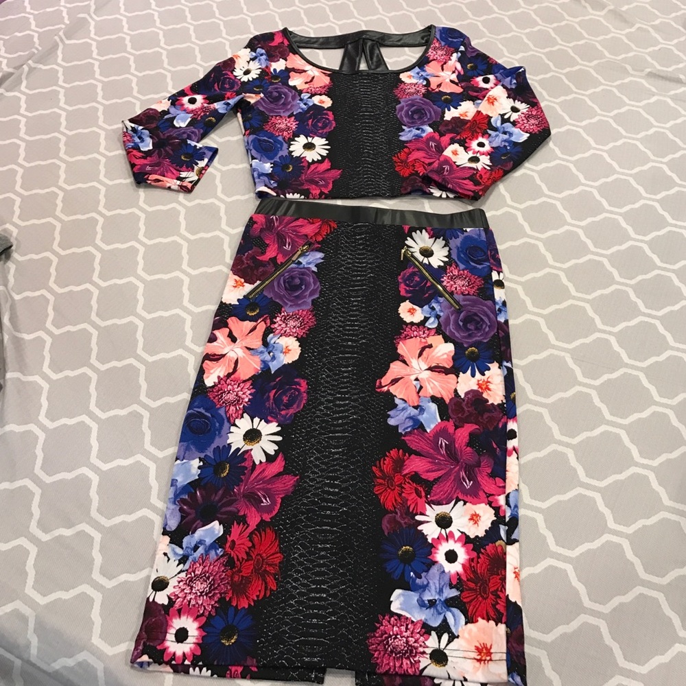 2B by bebe Size S Crop Top + Pencil Skirt Set