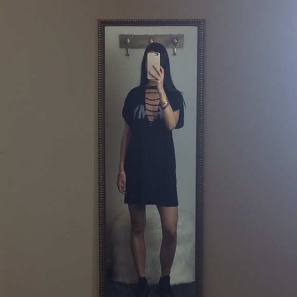 Army V Cut Tee - Picture 4 of 4