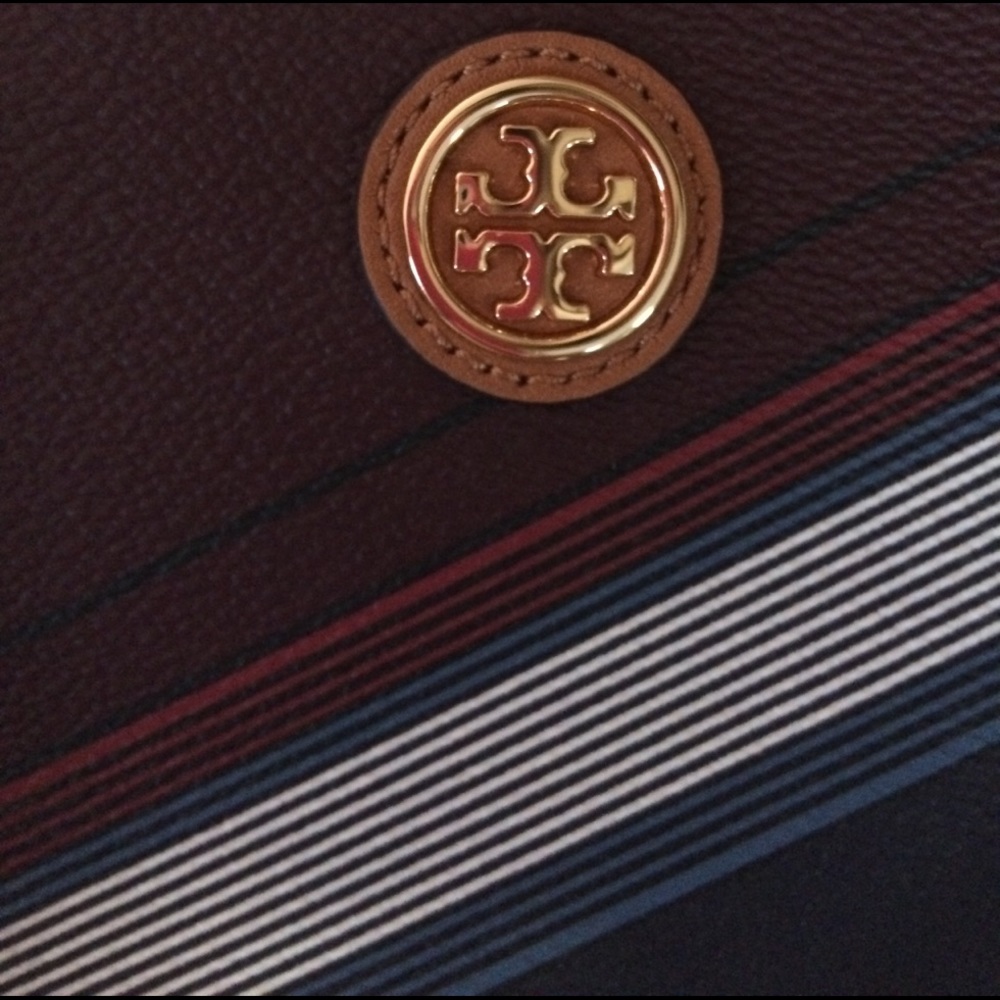 LIKE NEW Tory Burch Kerrington Wallet Crossbody - Picture 6 of 7