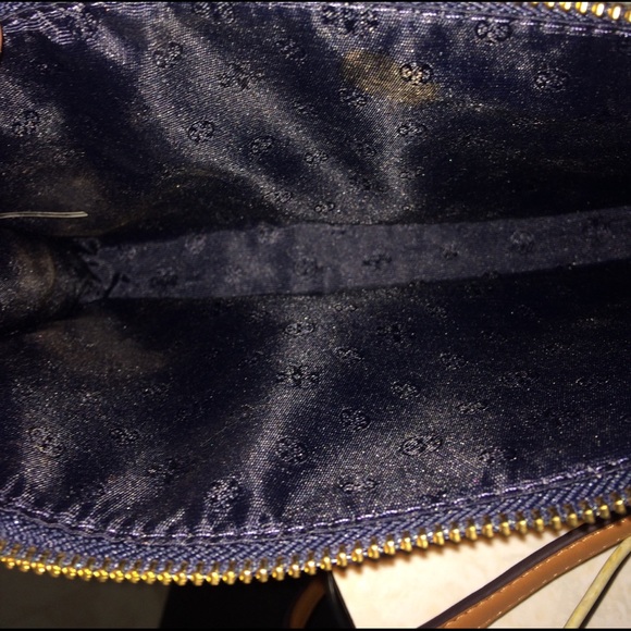 LIKE NEW Tory Burch Kerrington Wallet Crossbody - Picture 5 of 7