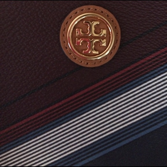LIKE NEW Tory Burch Kerrington Wallet Crossbody - Picture 6 of 7