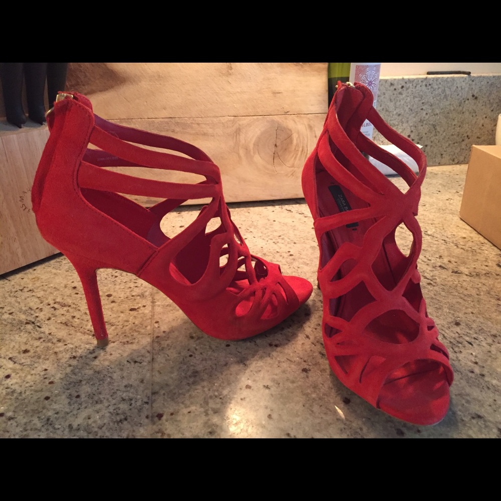 Red suede cut out back zip pumps