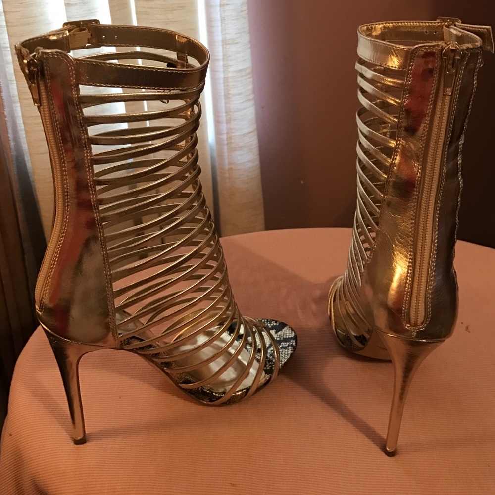 Designer Shoes - Picture 2 of 4