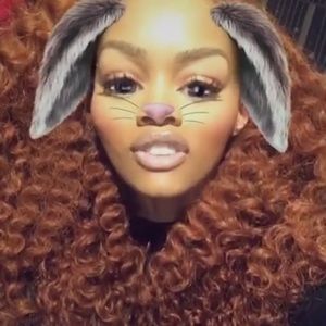 Meet your Posher, Lexis