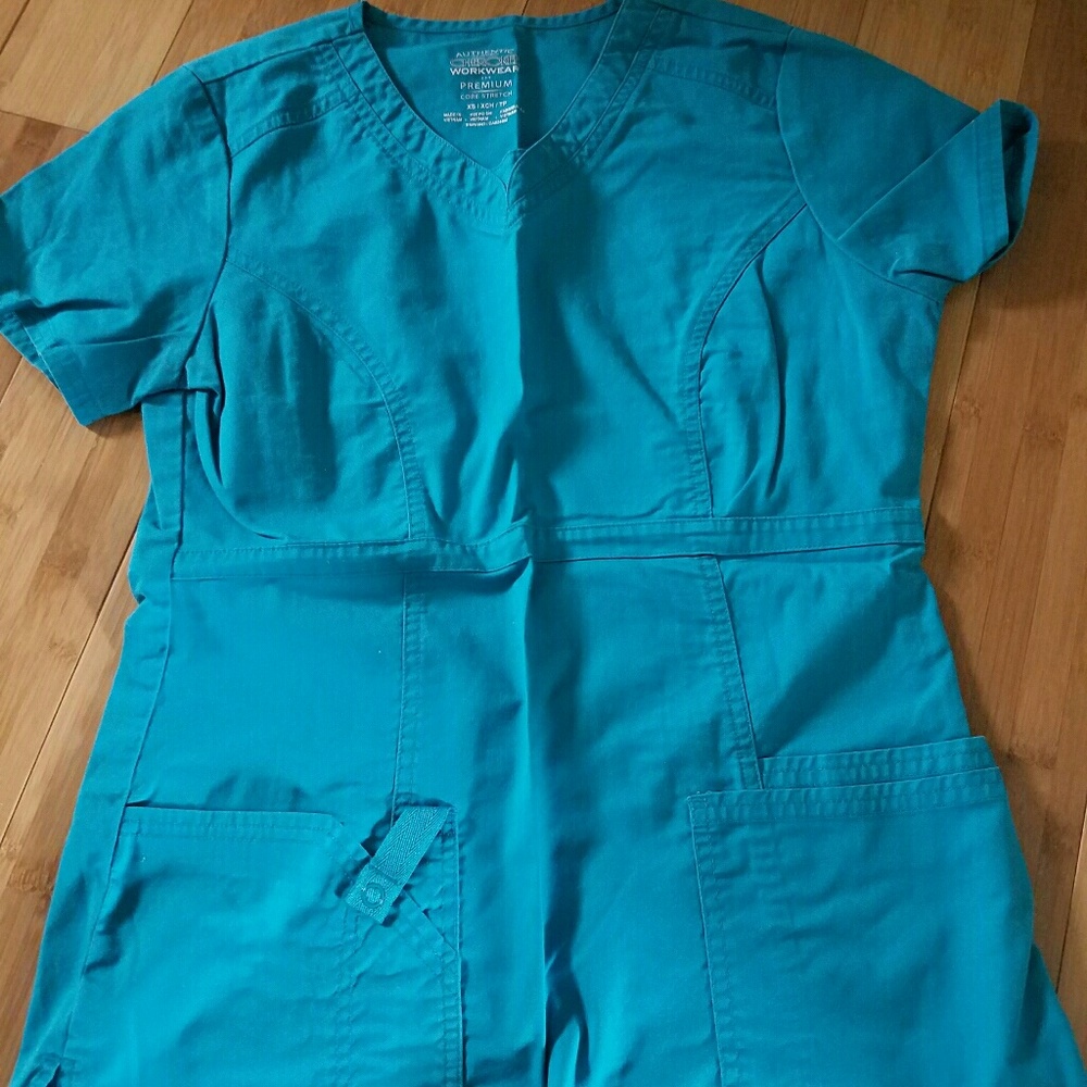 Scrub top