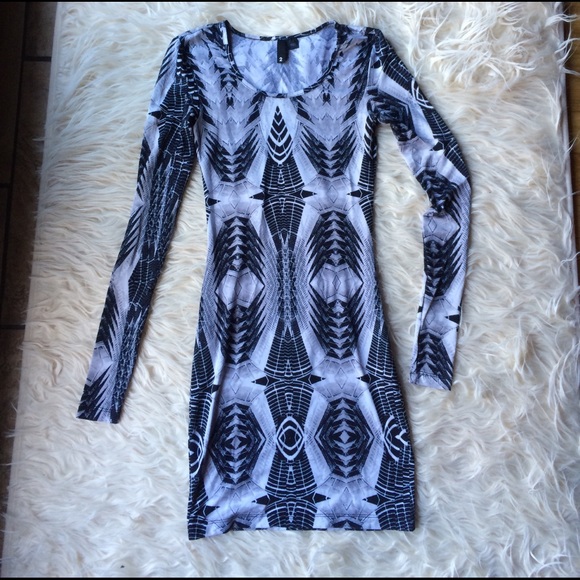 H&M Tops - Geometric print long sleeve tunic by H&M