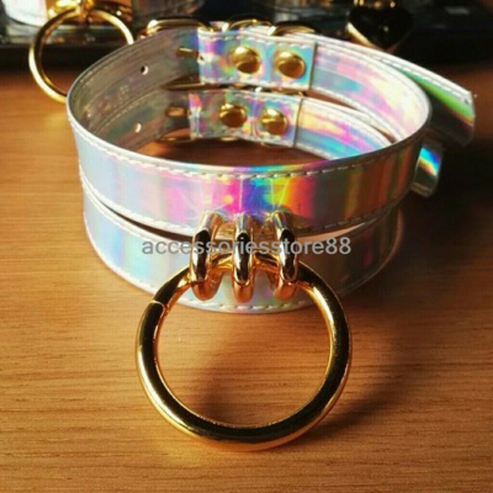 Holographic Choker