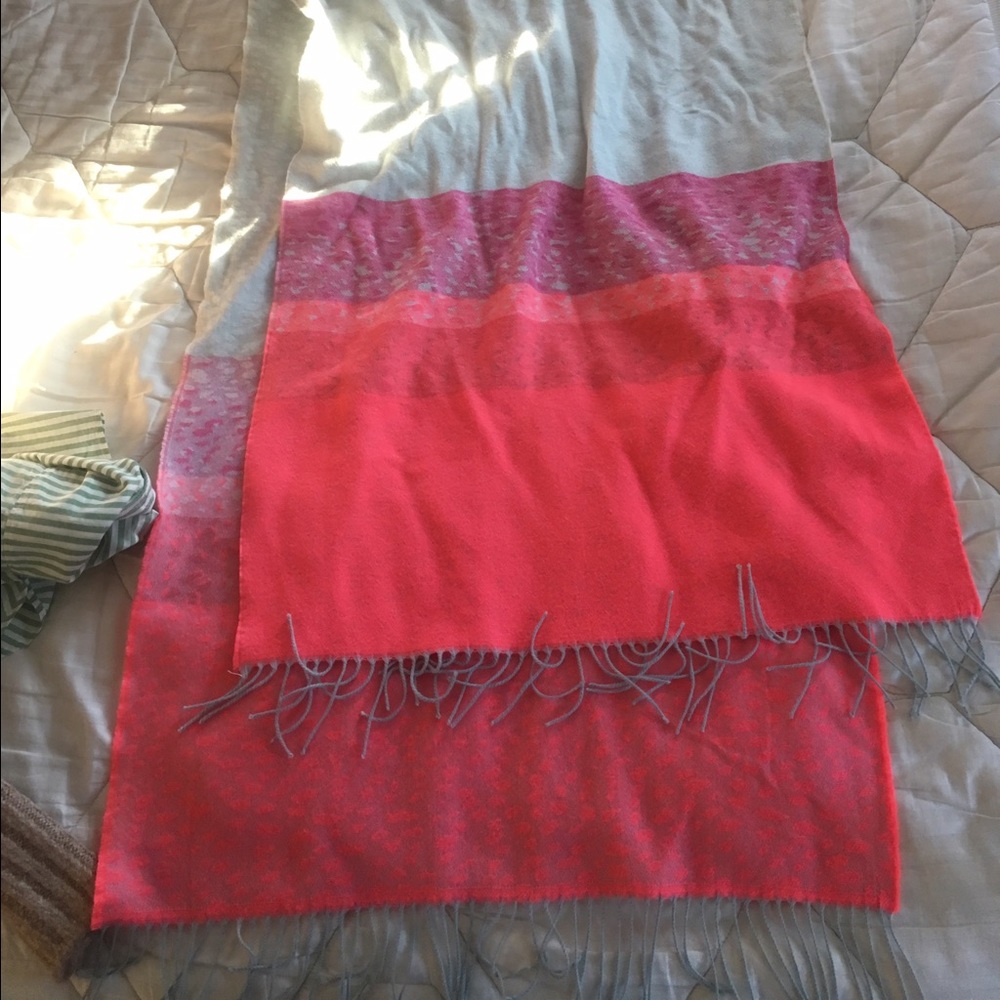 Gap scarf - Picture 2 of 2