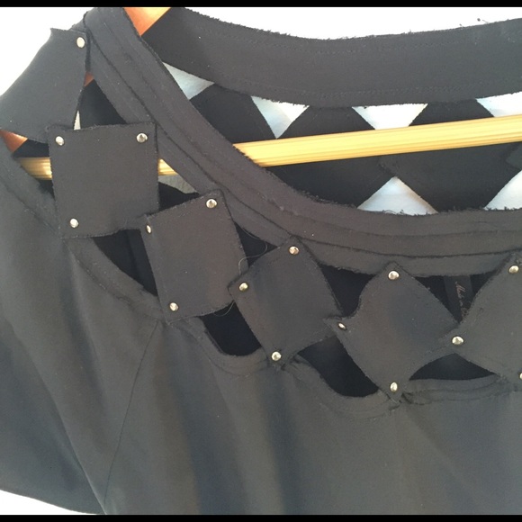 BCBGMAXAZRIA TOP - Picture 2 of 4