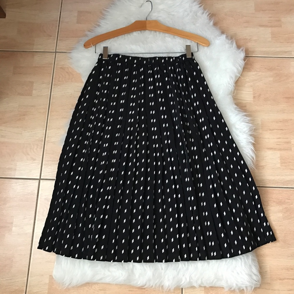 Banana Republic Pleated Skirt