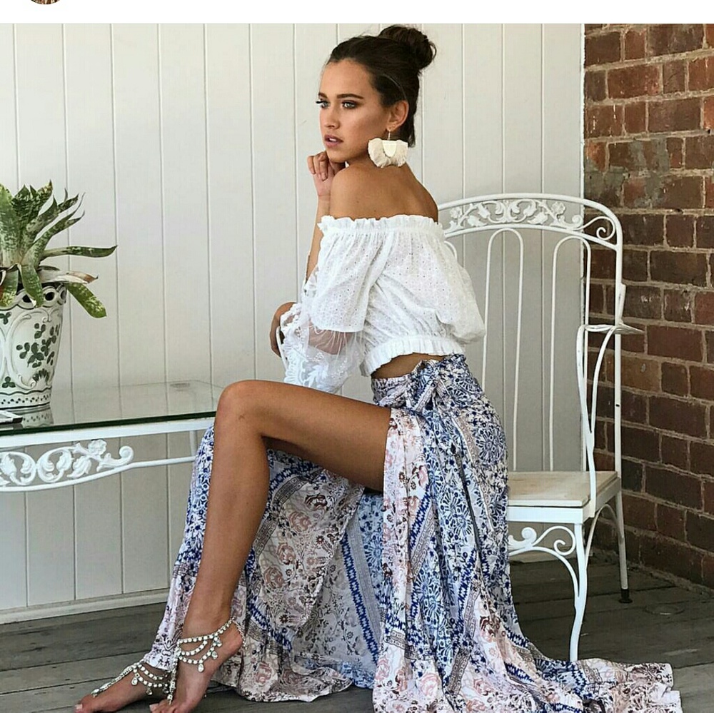 NEVER WORN "Little lace" white evie crop top