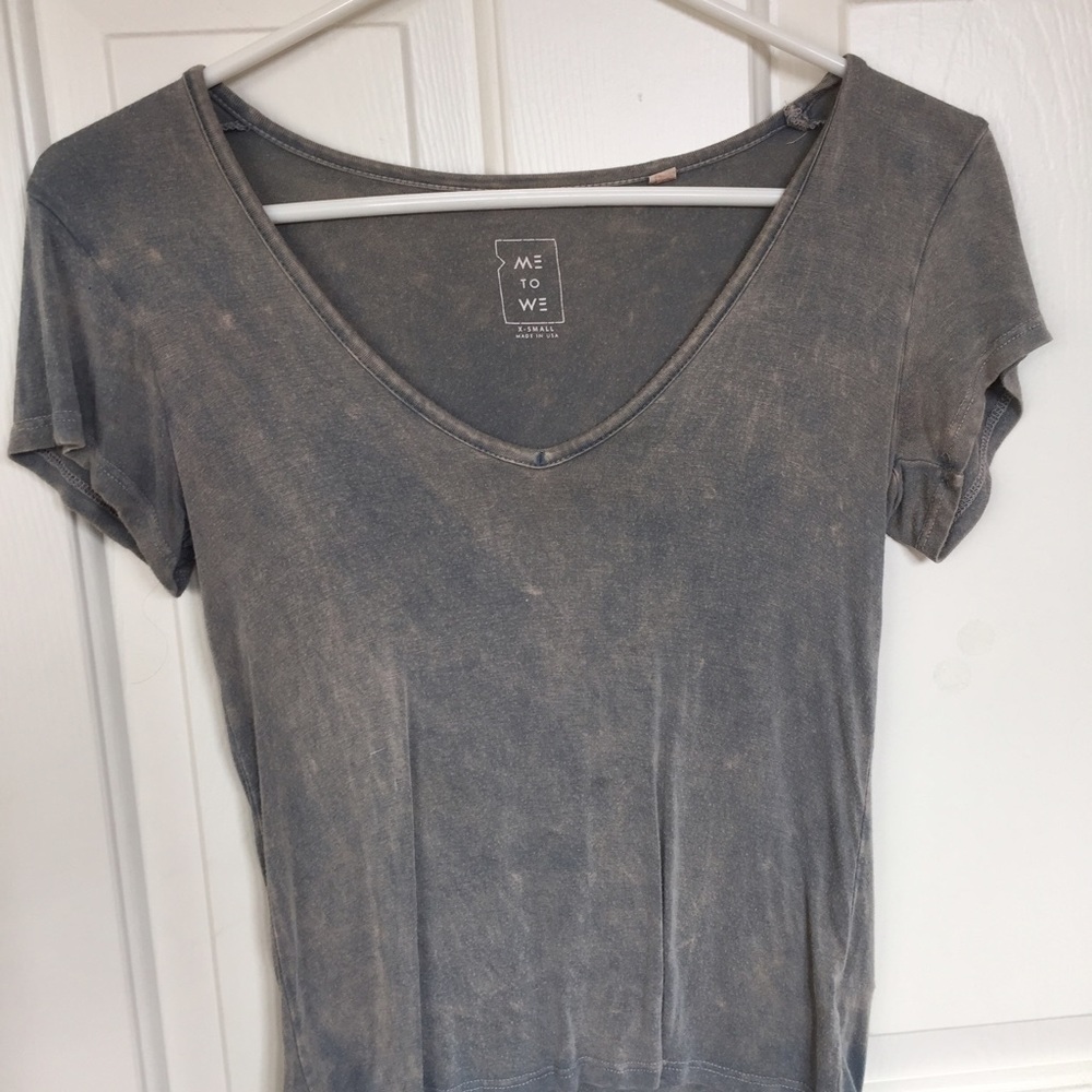 Gray v-neck t-shirt