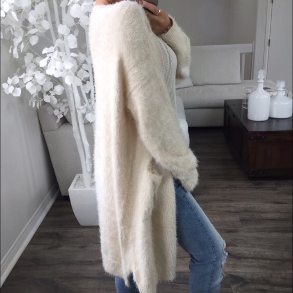 ⚡️FLASH SALE⚡️NWOT Softest Smooth Fluff Cardigan