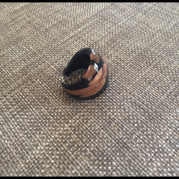 Acrylic Black and Brown sparkle ring. - Picture 4 of 4
