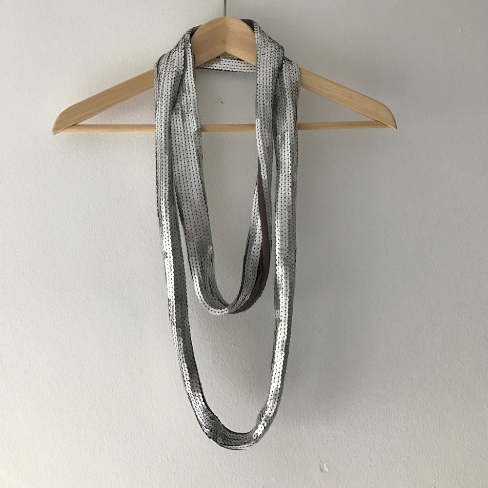 Sequined neck scarf/neck piece