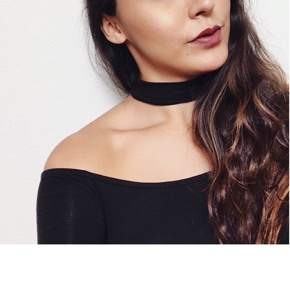 • Choker Off the Shoulders Top • - Picture 4 of 6