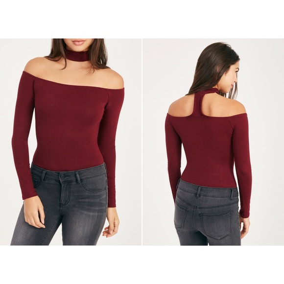 • Choker Off the Shoulders Top • - Picture 5 of 6