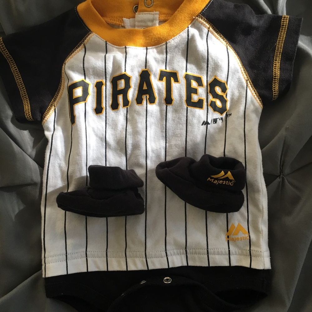 Pittsburgh Pirates Bodysuit & Matching Booties