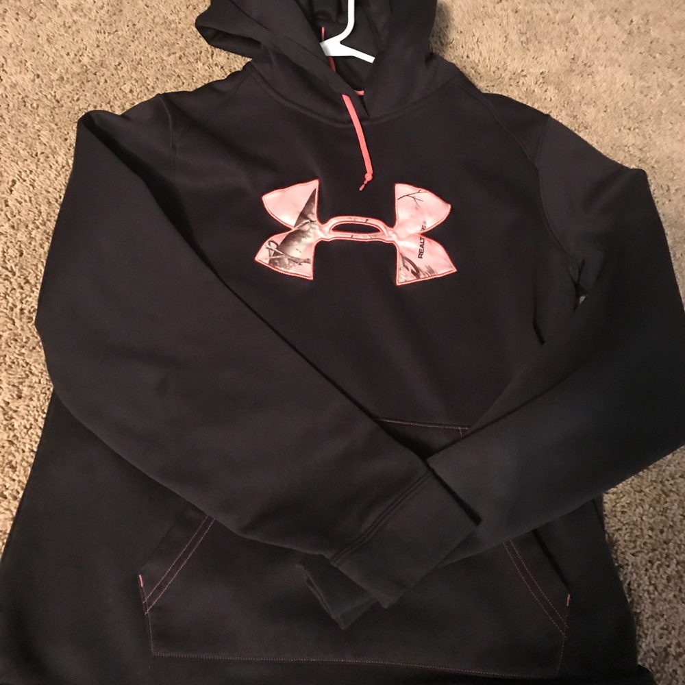 Black under armour hoodie