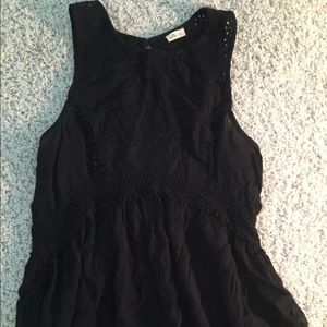 Adorable flowy (peplum-ish) top!