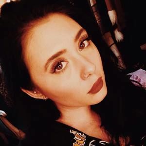 Meet your Posher, Madeleine