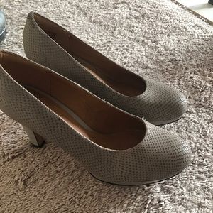 Clarks Mushroom/taupe platforms size 9.5 Clarks Mushroom/taupe platforms size 9.5