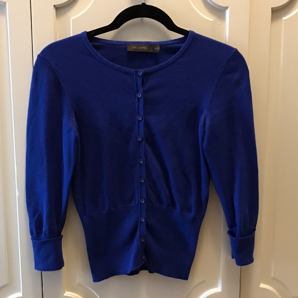 FINAL PRICE DROP. Being donated 4/1. XS sweater