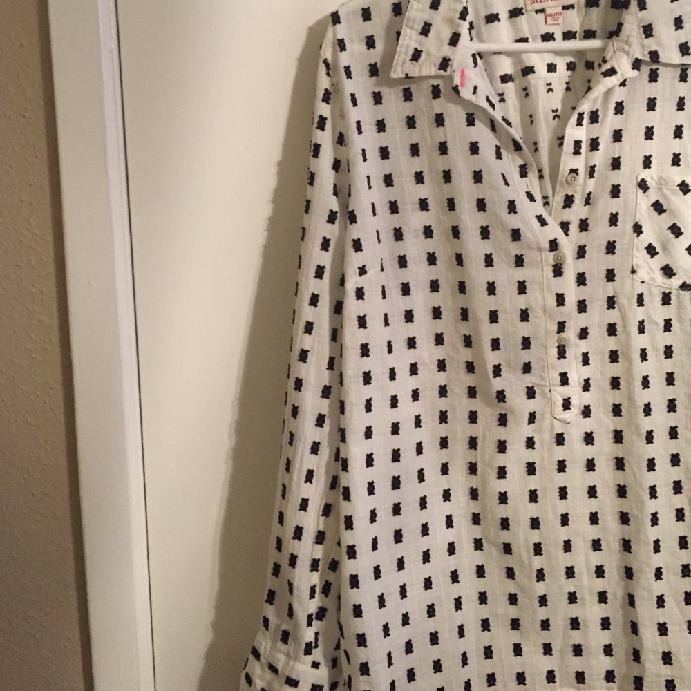 White and navy long sleeve shirt
