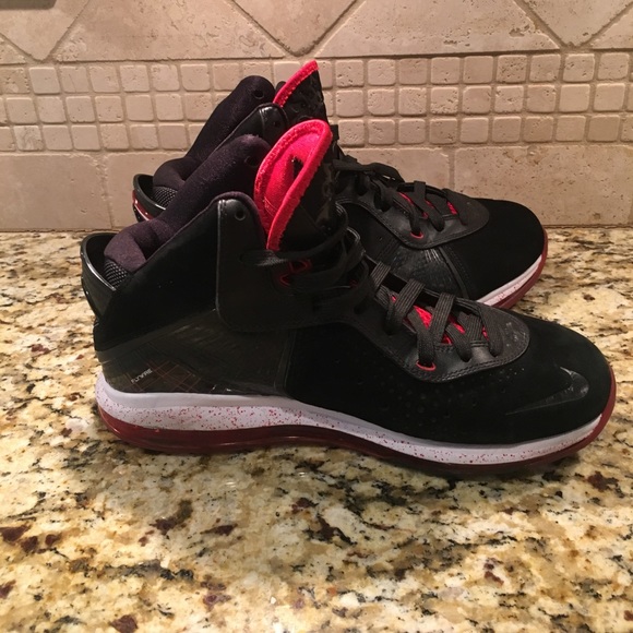 Lebron 8 Red/Black - Picture 3 of 4