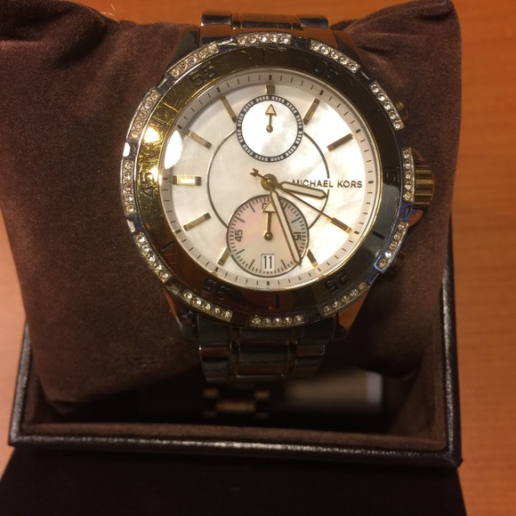 Disney Christmas 2025 Lil Rin Rin Plush Badge Red New