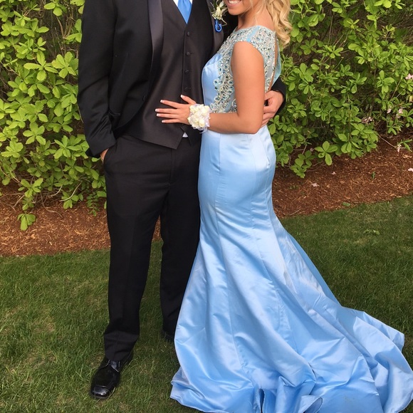 Prom dress - Picture 2 of 3