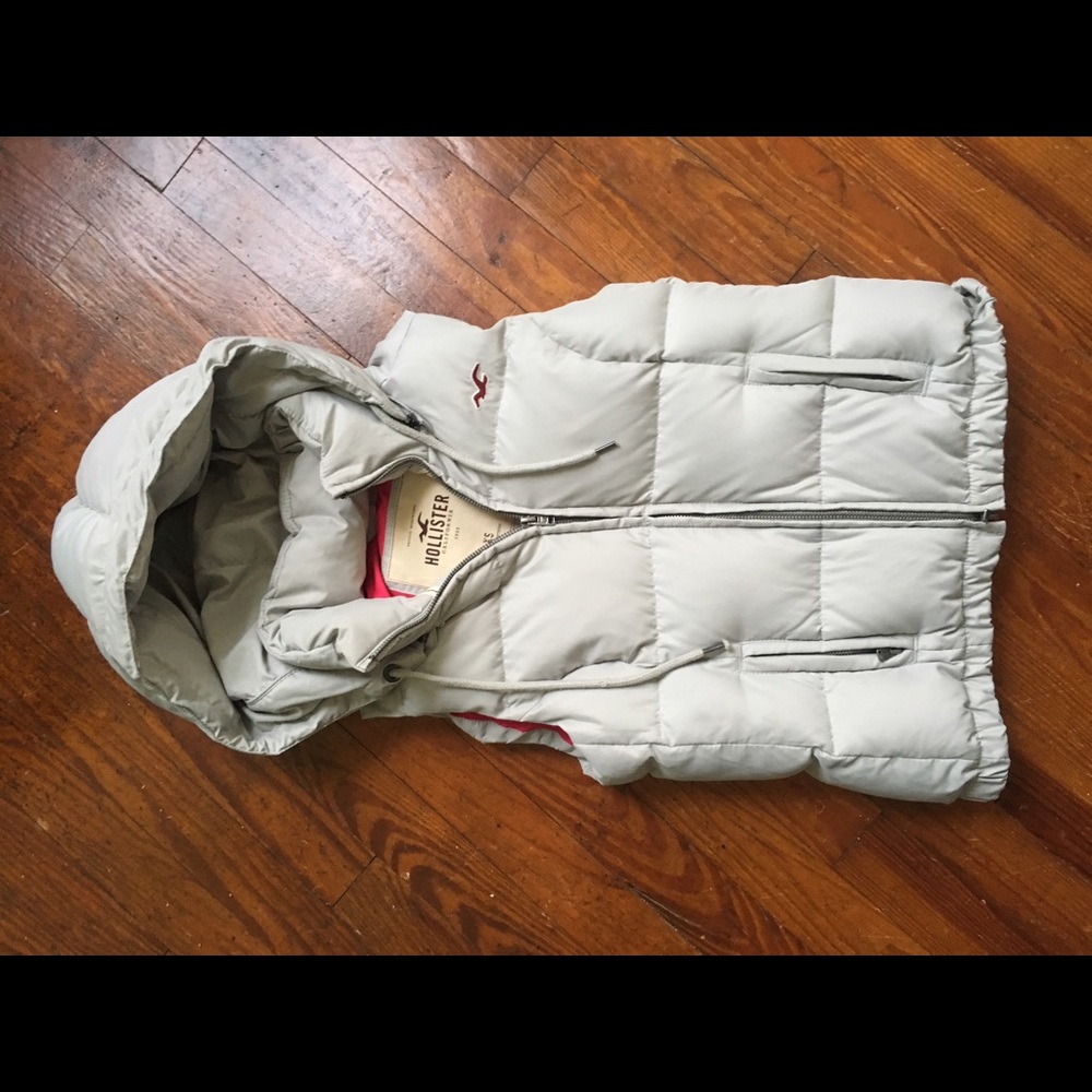 🚫🚫SOLD Hollister gray vest size XS